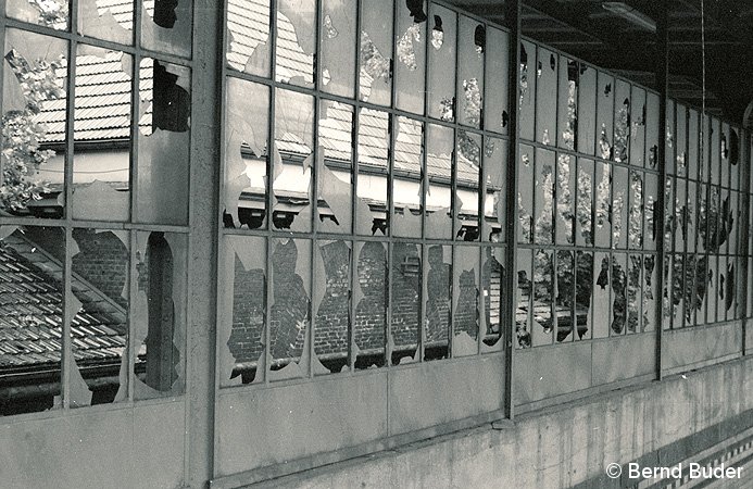 Bild: zerstörte Scheiben