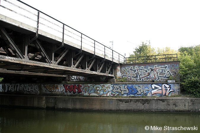 Bild: vorbereitetes Brückenfundament